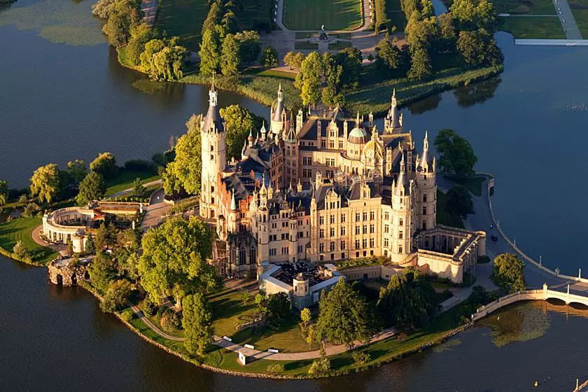 قلعه زیبای Schwerin در المان