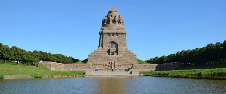 Völkerschlachtdenkmal بنای یادبود نبرد ملل در المان